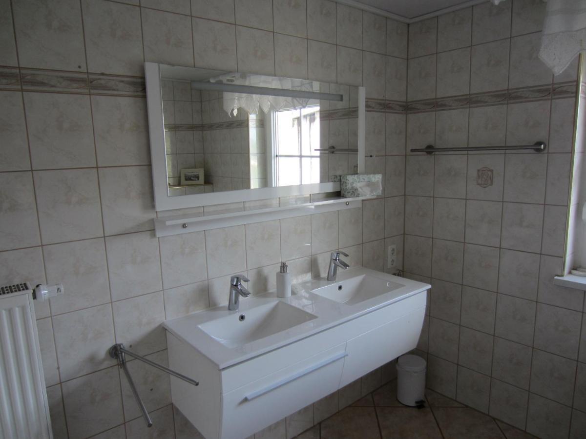 Ferienwohnung Bienwald Mit Pool Fuer 4 - 6 Personen Mit 3 Schlafzimmern Grobitz Esterno foto