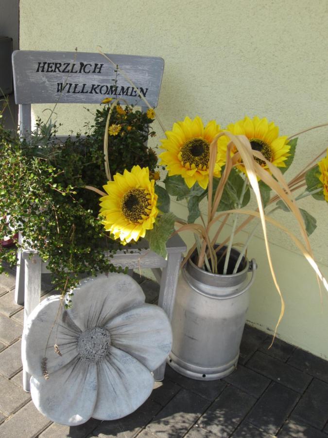 Ferienwohnung Bienwald Mit Pool Fuer 4 - 6 Personen Mit 3 Schlafzimmern Grobitz Esterno foto
